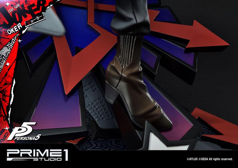 persona 5 statue